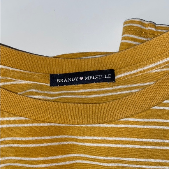 Brandy Melville Short Sleeve - Picture 4 of 4